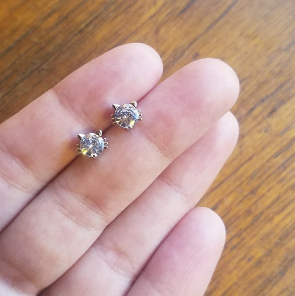 NWOT Sterling Cubic Zircona Cat Studs - Picture 6 of 8